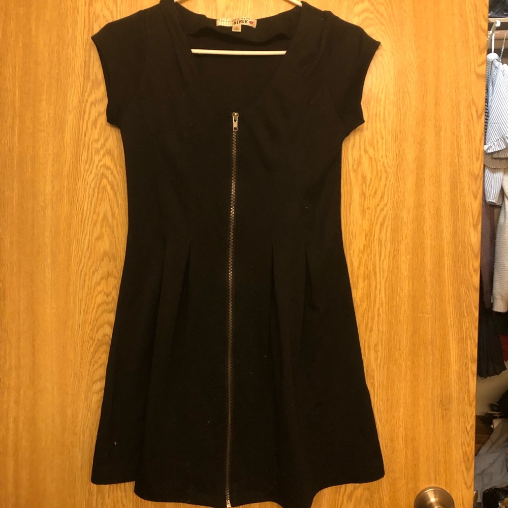 Little black dress! V neck with a front zipper !
